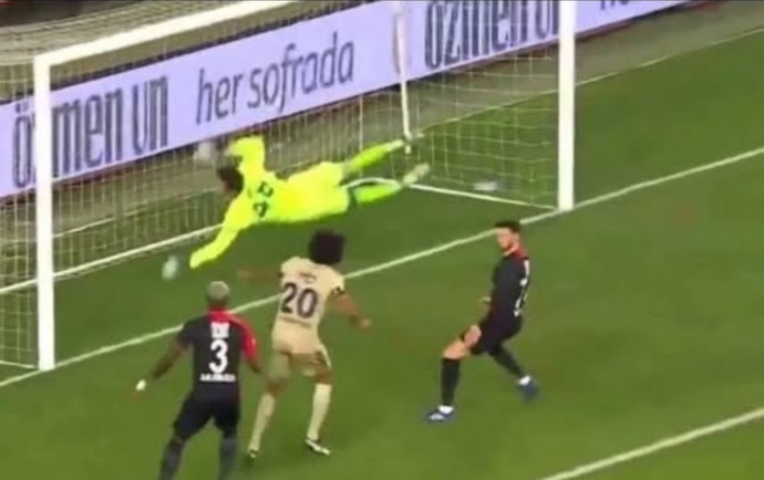 Sizce en anlamsız Fenerbahçe görseli hangisidir?