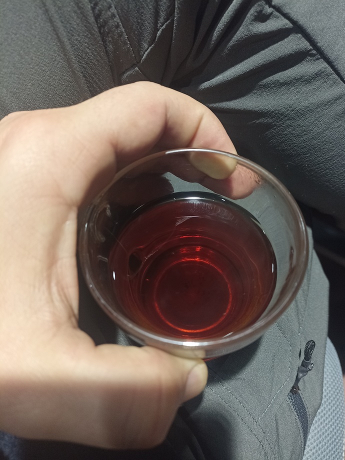 Günaydın, sıcak bir çay içimizi ısıtır peki ya kalbimizi ısıtır mı?