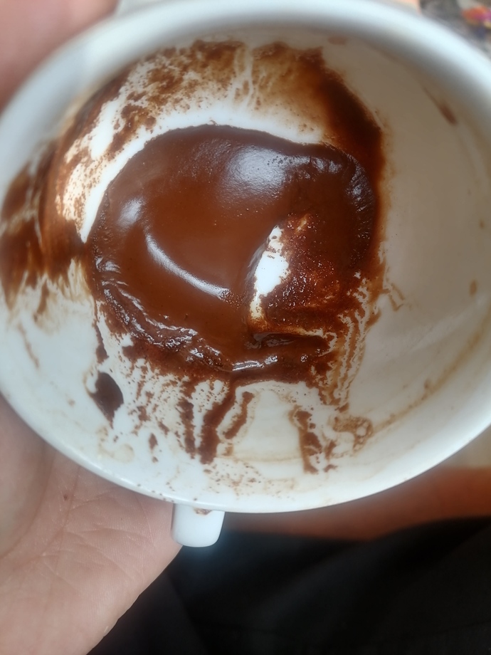 Aranızda kahve falı bakmayı bilen var mı?