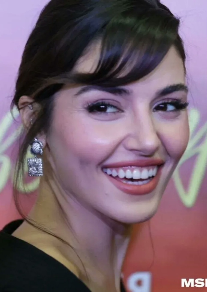 Hande Erçel Türkiyenin en güzel kadını mı?
