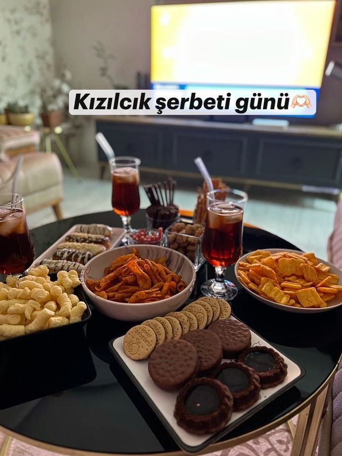 Bu akşam kızılcık şerbetini izleyecek misiniz?