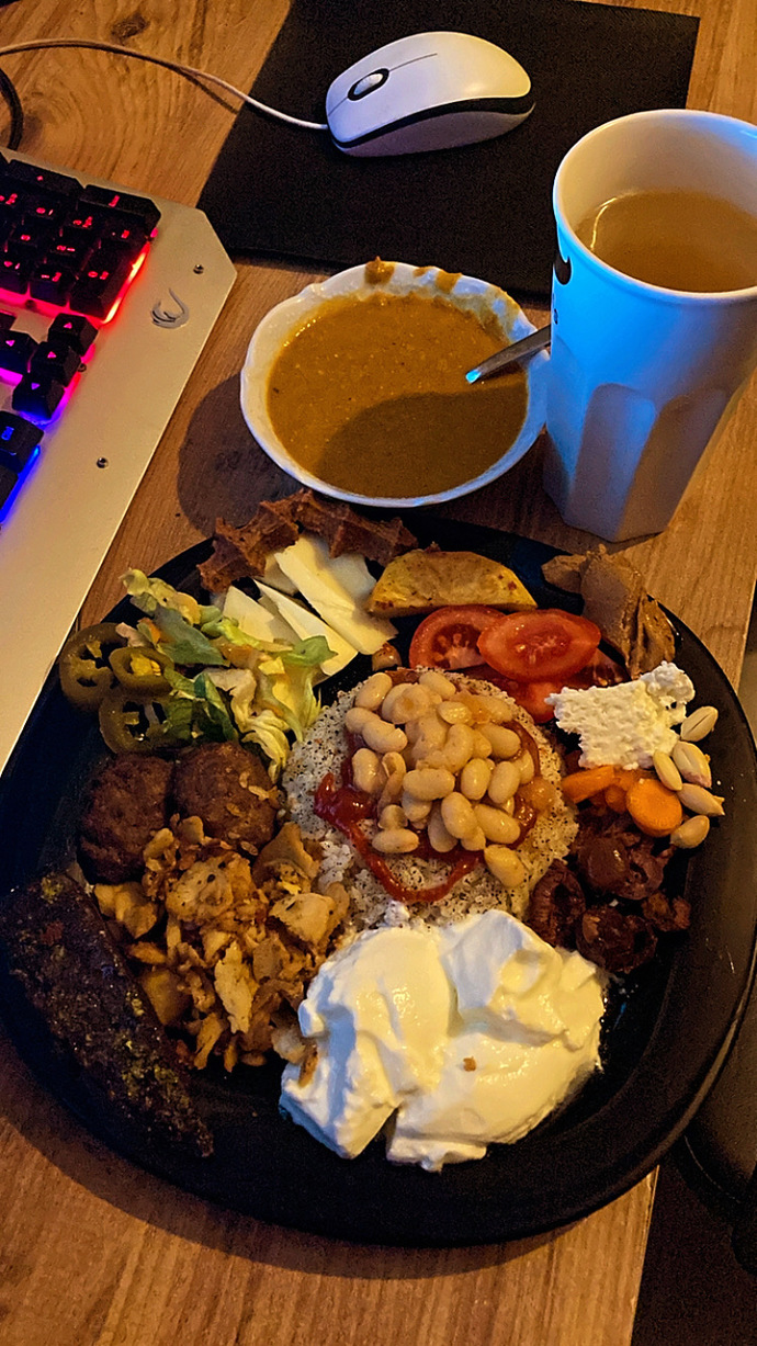 Sizce ben bu tabağı kimin için yapmışımdır 🤔?
