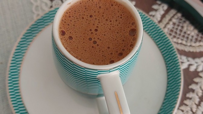 Baktınız içiniz kıpır kıpır yapıştırın engeli bu saatten sonra aşık olup sürünmeye gerek var mı?