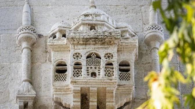 Balkonuma kuşların gelmesini istiyorum nasıl bi kuş evi almalıyım?