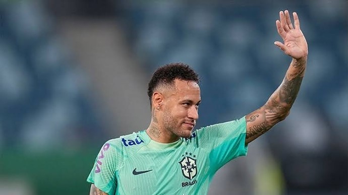 Neymar yuvasına döndü! Neymarın Santosa transfer olması hakkında ne düşünüyorsunuz?