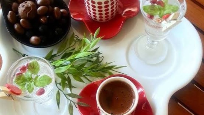 Türk kahvesinin yanında soda içer misiniz?