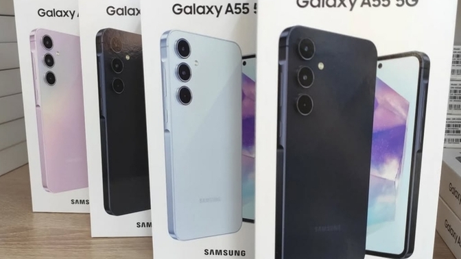 Kizlar samsung galaxy A55telefonu alaçam sizce siyah mi alayım beyaz mi alayım?