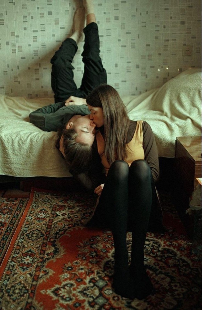 İnsan bir kere sevince, neden bin kere yanar?