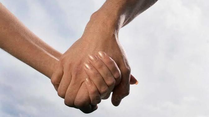 KScanlar sevgilinizin/eşinizin elinin sizden büyük olması size ne hissettirir 😀?