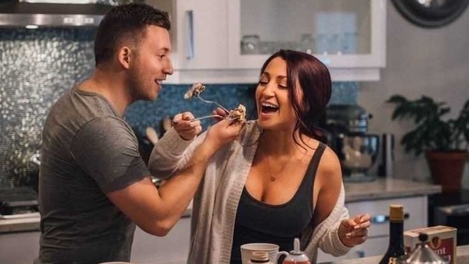 Sevgilinle aynı çatalla yer misin?