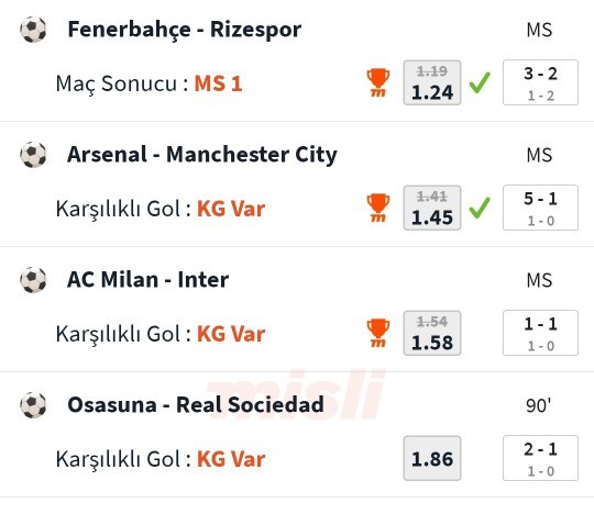 Hiçbir kızla konuşmayan erkek akşamları ne yapar?