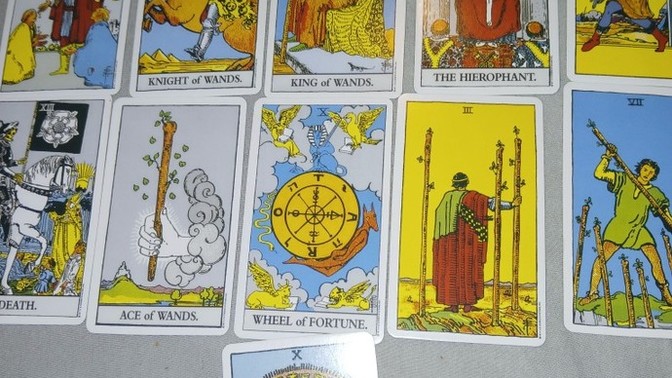 Anlayan var mı  tarot falında?