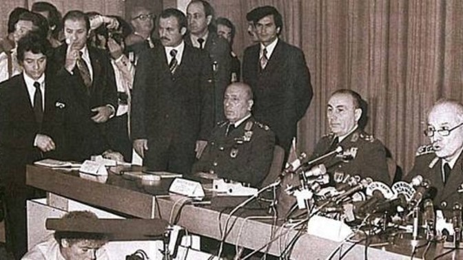 Türkiye "Askeri Yönetim" ile yönetilmeyi hak etmiyor mu?
