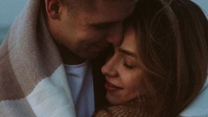 Başınızı göğsüne koyup uyuduğunuz biri oldu mu?