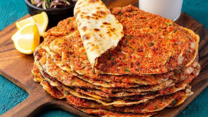 Lahmacuna ketçap mayonez sıkılır mı?