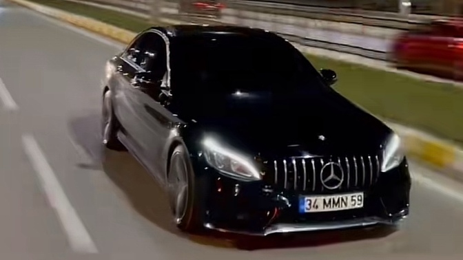 Arabanın tam modelini bilen var mı?