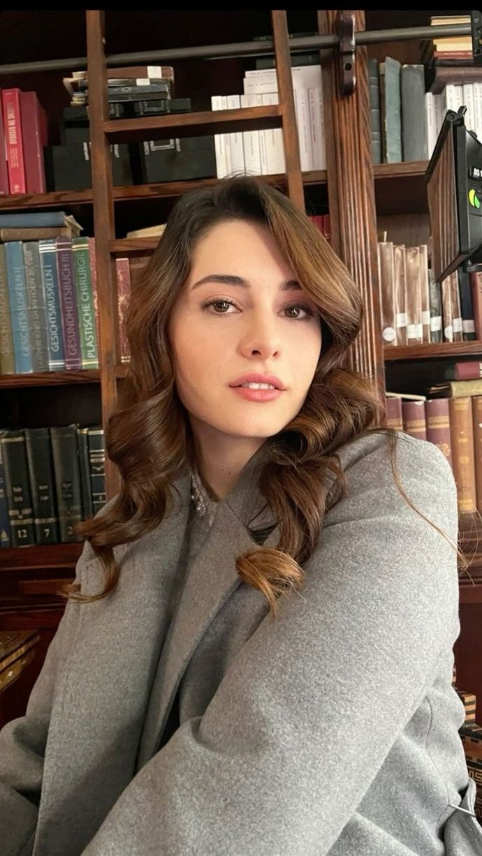 Bu kızla ciddi düşünür müydünüz?