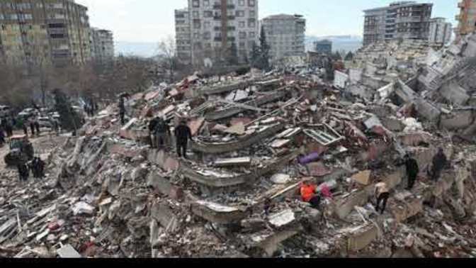 Yunanistan, deprem olmadan acil durum ilan ediyor. ne düşünüyorsunuz?