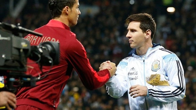 Futbol dünyasında, Cristiano Ronaldo mu yoksa Lionel Messi mi daha iyi bir oyuncu? Neden?