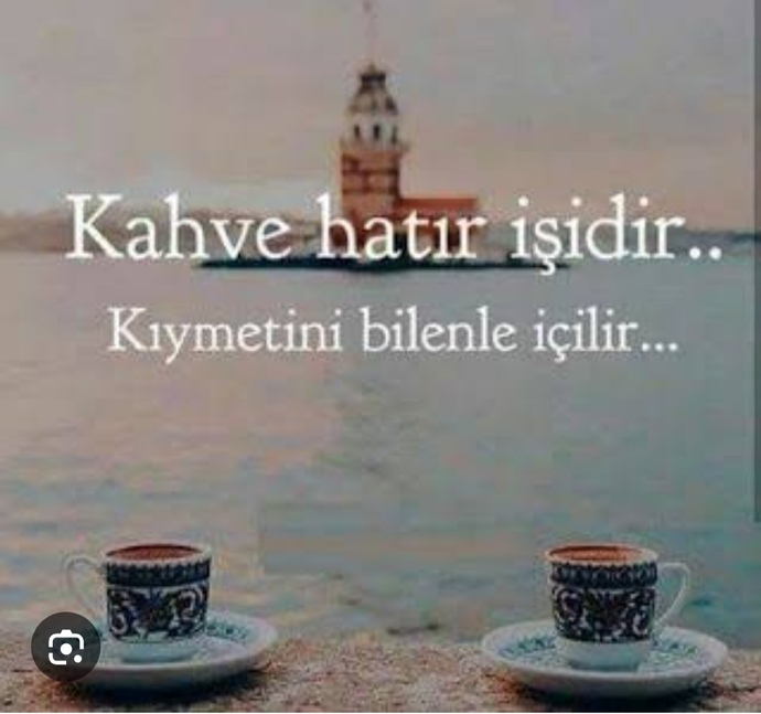 Çay benim için bir şiir gibidir.. Ahenkle akan mısralar gibi sohbetler, kederler ve sevinçler akar eşliğinde..