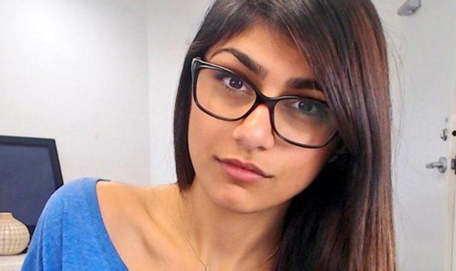 Gözlük kızları çekici gösteriyor mu sizce?