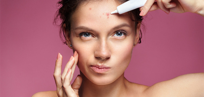 Akneler için en iyi serum ya da krem hangisi?