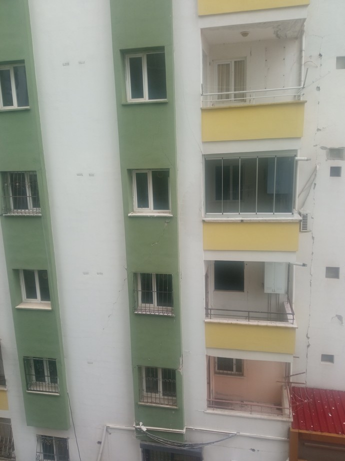 Adana bugün yağışlı ıslandık geldik eve, sizin havanız nasıl?