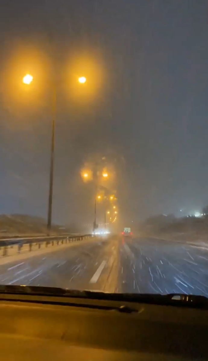 Gece yolculuğuna başlayacağm, bakalım yollarda beni bekleyen ne var..