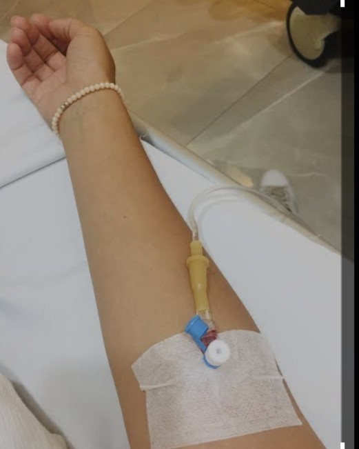Sevgilisi olmayanlar, serumlu kol fotoğrafını kime atıyor?