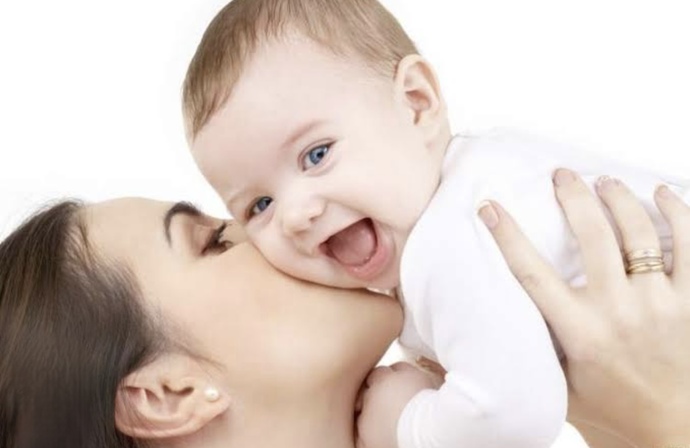 Neden uzmanlar çocukları vurarak ve ısırarak sevmemize izin vermiyor?