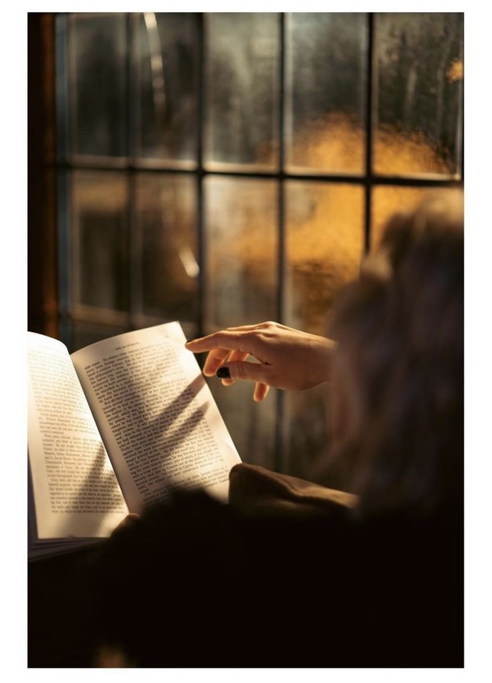 Kitap okurken... bile unutuyorum boşluğu nasıl doldurursun?
