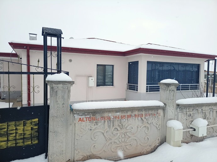 Şu ev sizce nasıl görünüyor ister miydiniz yaz evi olarak?