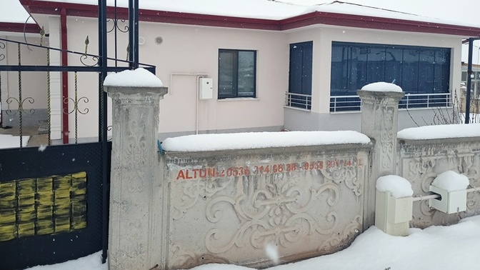 Şu ev sizce nasıl görünüyor ister miydiniz yaz evi olarak?