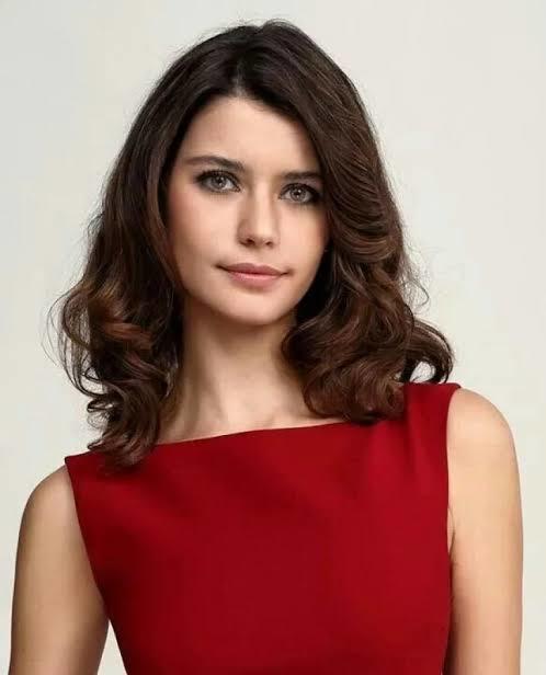 Beren Saat Dünyanın en güzel kadını mı?