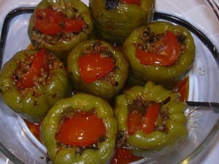 Kuru biber dolması mı yeşil biber dolması mı tercih edersiniz?