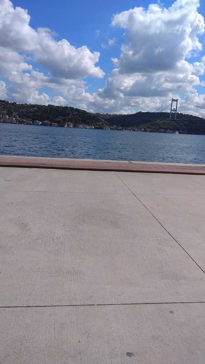 Çok gereksiz boş insan var farkında mısınız?