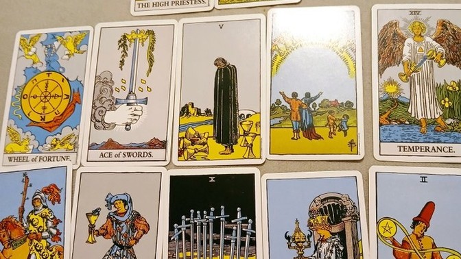 Konuştuğum çocuk benimle ne yapmayı düşünüyor diye açtım falı?