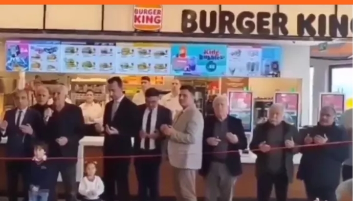 Afyonkarahisarda dualar eşliğinde Burger King açılışı yapıldı! Burger Kinge gidiyor musunuz?