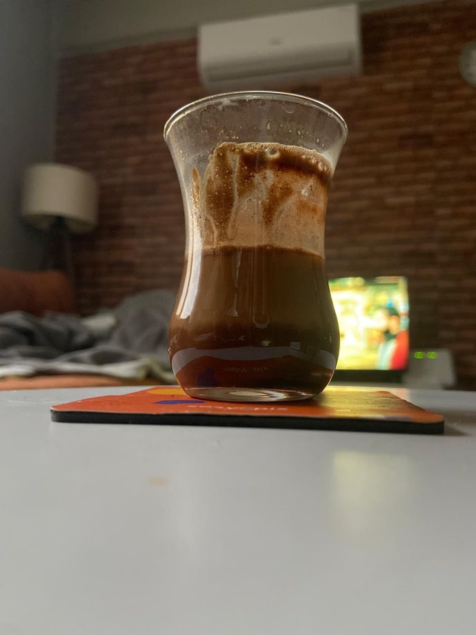 Türk kahvesini fincanda mı yoksa süvari (Çay bardağında mı) içersiniz?