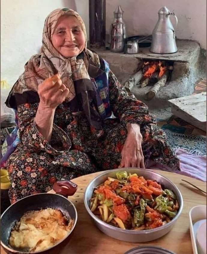 Anne eli neden bu kadar tatlı yöresel tatlar da?