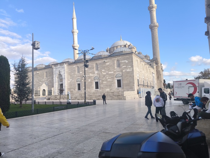 Toplumsal bilince, hizmet bilincine ulaşıp benlikten sıyrılmak hakkında bildiğiniz, duyduğunuz neler var?