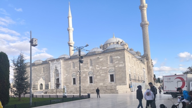 Toplumsal bilince, hizmet bilincine ulaşıp benlikten sıyrılmak hakkında bildiğiniz, duyduğunuz neler var?