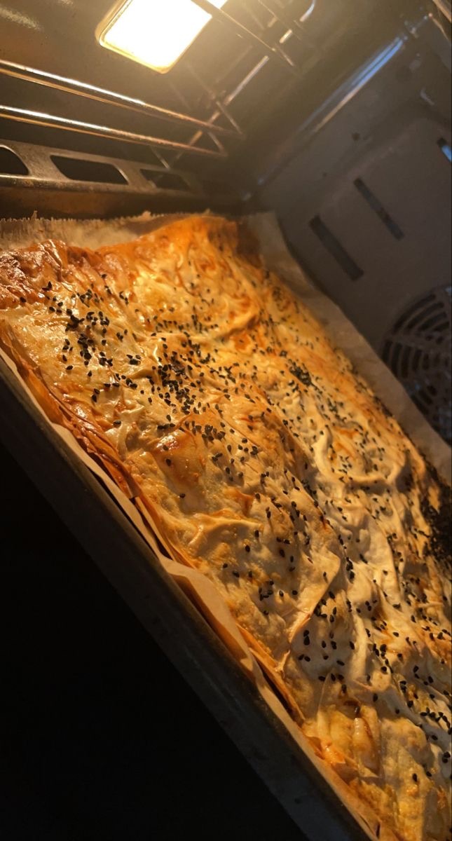 Gecenin köründe peynirli börek yer misiniz?