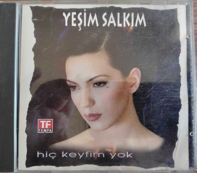 Bugüne bir Yeşim Salkım şarkısı bırakarak başlıyorum. Ya siz ne dinliyorsunuz?