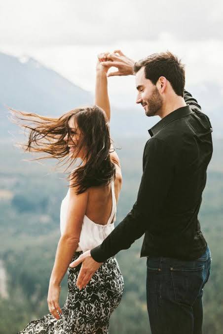 Romantik sevgili mi, yoksa eğlenceli sevgili mi tercihiniz olur?
