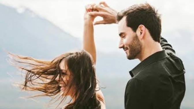 Romantik sevgili mi, yoksa eğlenceli sevgili mi tercihiniz olur?