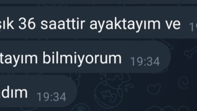 Böyle mesaj atan bir erkeğe üzülüyor musunuz yoksa çok mu duygu sömürüsü gibi geliyor?
