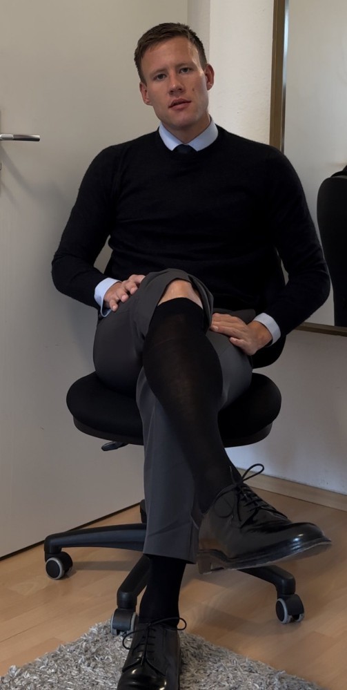 Kızlarr bu adam nasıl sizce?