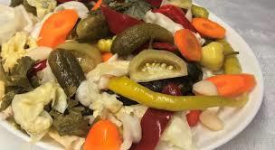 Karışık turşu mu söğüş salata mı?