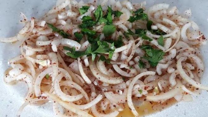 Karışık turşu mu söğüş salata mı?